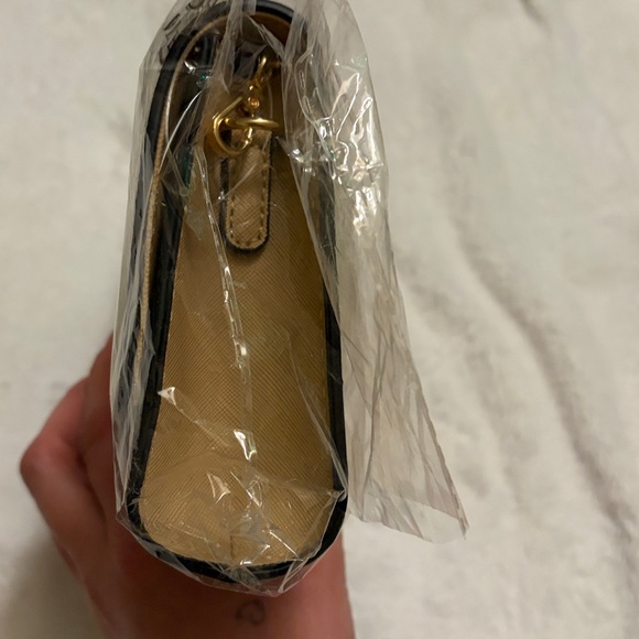 NWT. Elegant Tan Clutch Bag - Picture 3 of 6